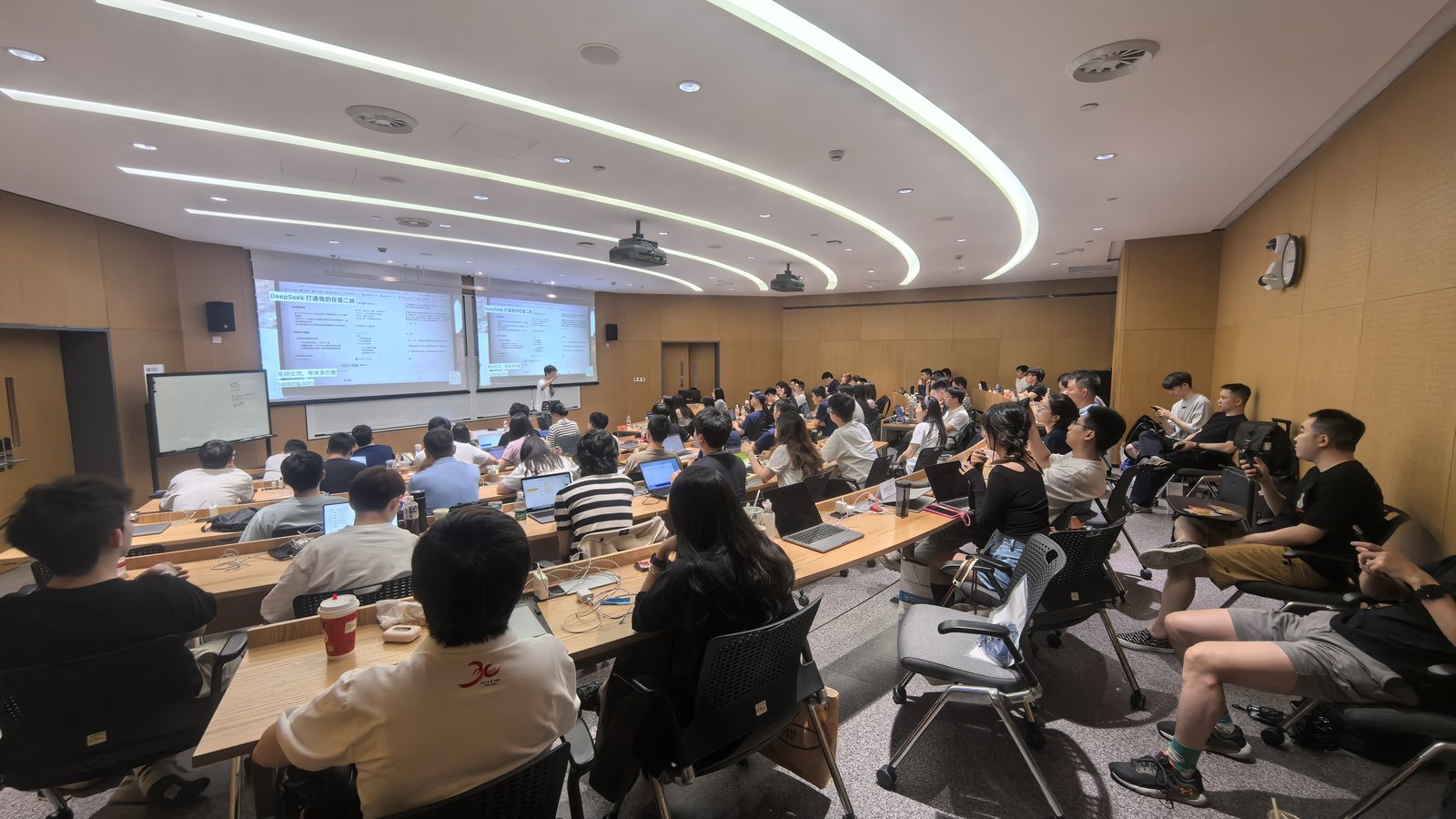 浙大 MBA 课程 · 邱懿武授课 AI 产品创新